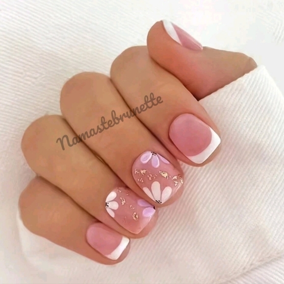 Boutique Other - Floral Pink Matte Press On Nails